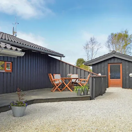 3 Bedroom Pet Friendly In *