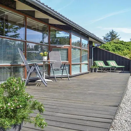 3 Bedroom Pet Friendly In